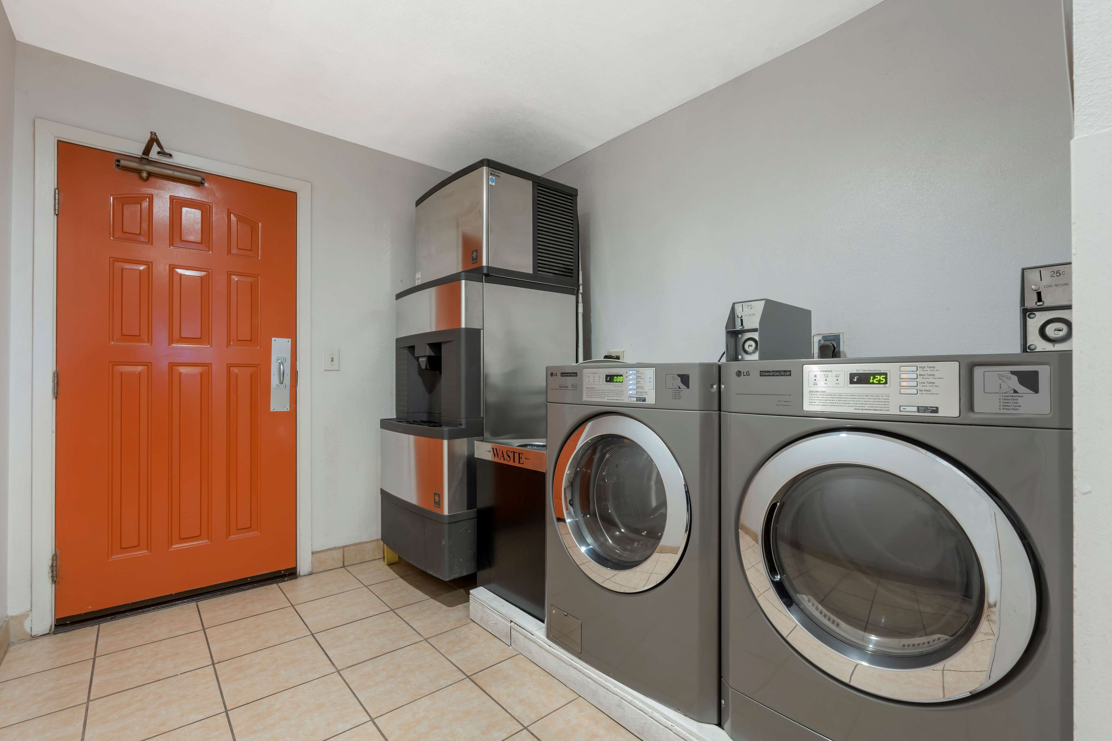 Photo - Best Western Colonial Inn