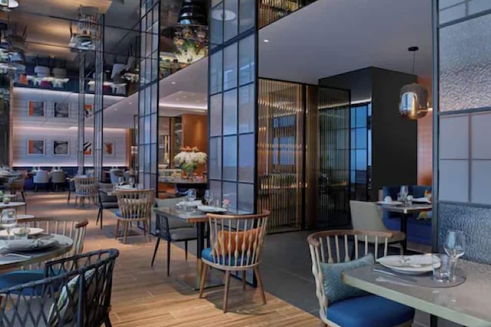 Prince, Marco Polo Hotel