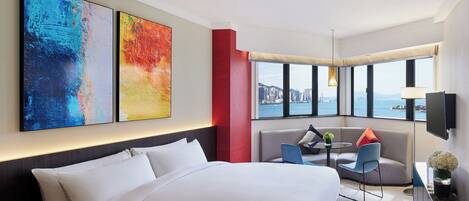 Continental Harbour View Room with The Continental Club Lounge access | Safe på rommet, skrivebord, blendingsgardiner og strykejern/-brett