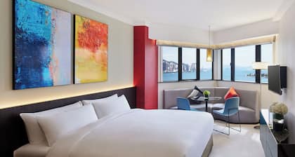 Prince, Marco Polo Hotel