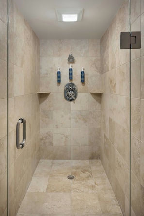 Suite, 1 King Bed with Sofa bed | Bathroom