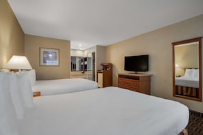 Iron/ironing board, free wired internet, bed sheets - Best Western Norwalk Inn (Norwalk)