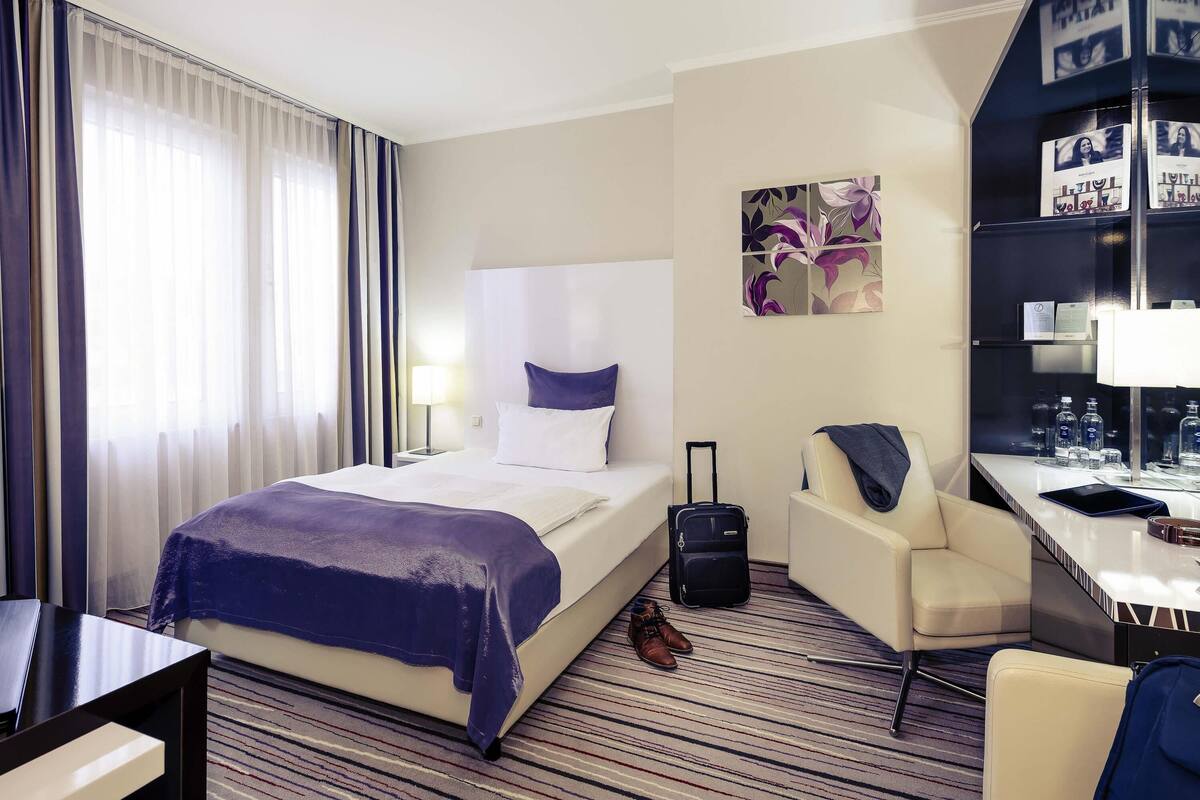 Kamar Standar, 1 Tempat Tidur Twin | 1 kamar tidur, seprai antialergi, brankas, dan meja kerja