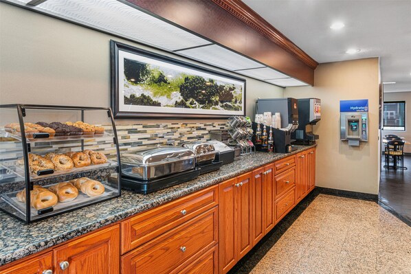 Free breakfast 