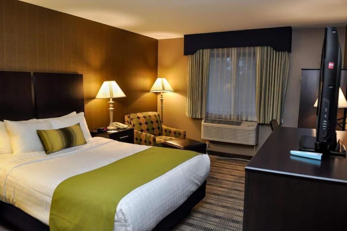 In-room safe, desk, blackout drapes, iron/ironing board