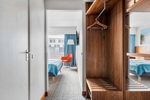 1 bedroom, desk, blackout drapes, soundproofing