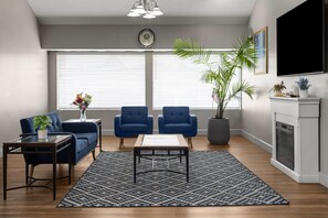 Lobby - AmericInn by Wyndham Marshfield (Marshfield)