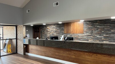 AmericInn by Wyndham Marshfield