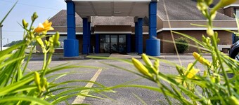 AmericInn by Wyndham Marshfield