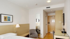 Room - Hilton Reykjavik Nordica (Reykjavik)