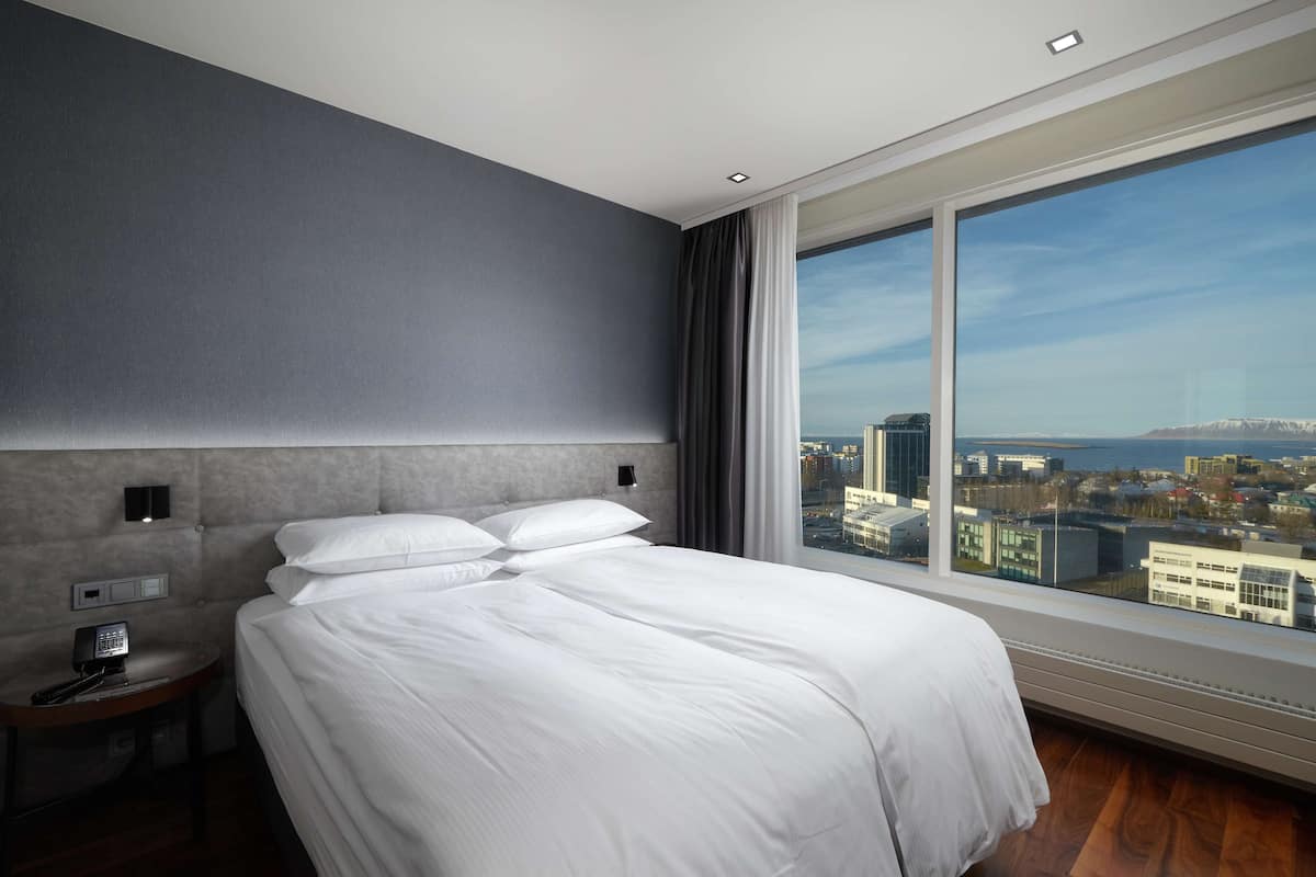 Executive-rum - 1 kingsize-sÀng | 1 sovrum, allergitestade sÀngklÀder och duntÀcken