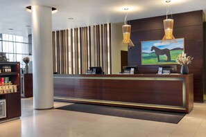 Reception - Hilton Reykjavik Nordica (Reykjavik)