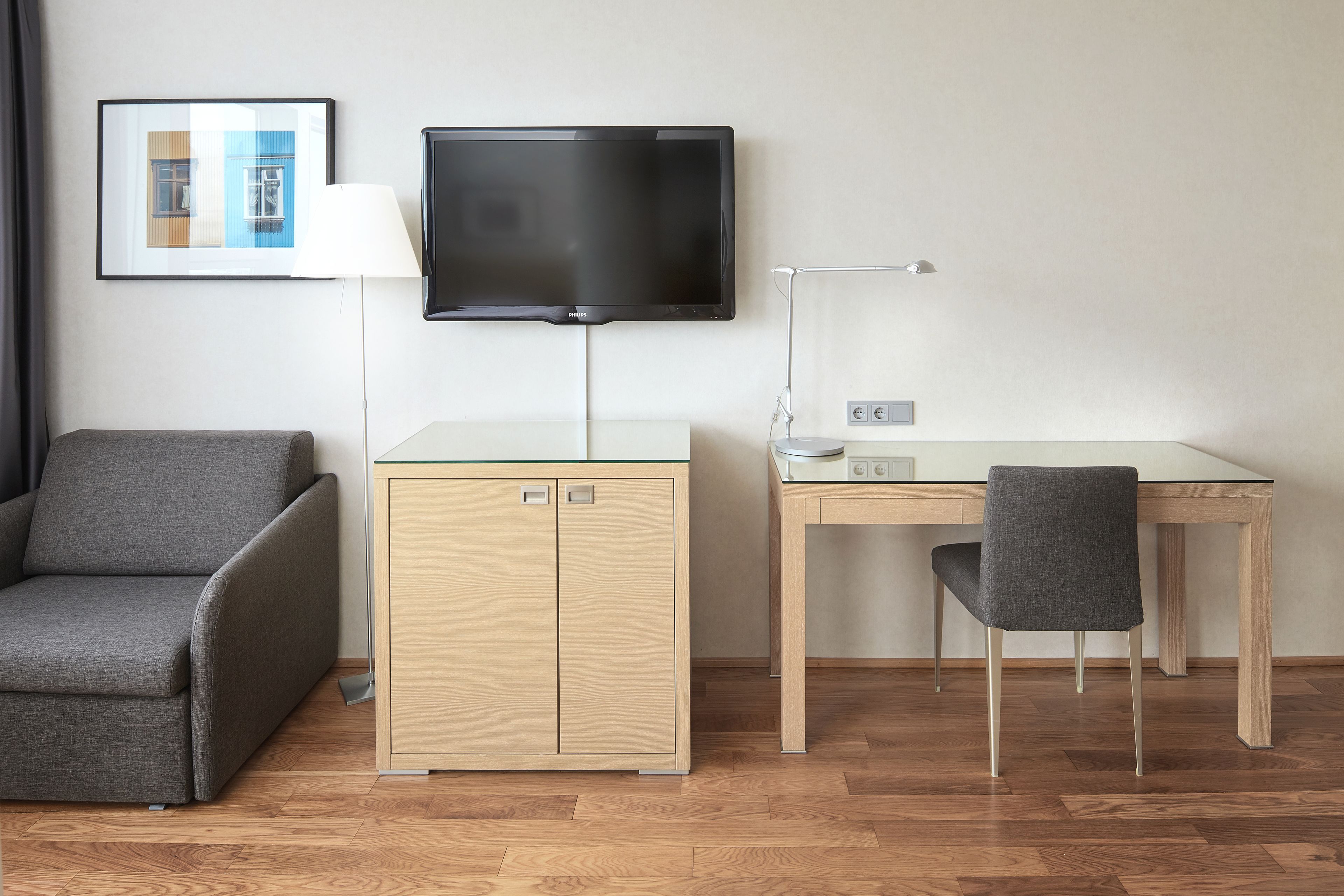 family executive room with mountain view | 1 bedroom, hypo-allergenic bedding, down duvets, in-room safe