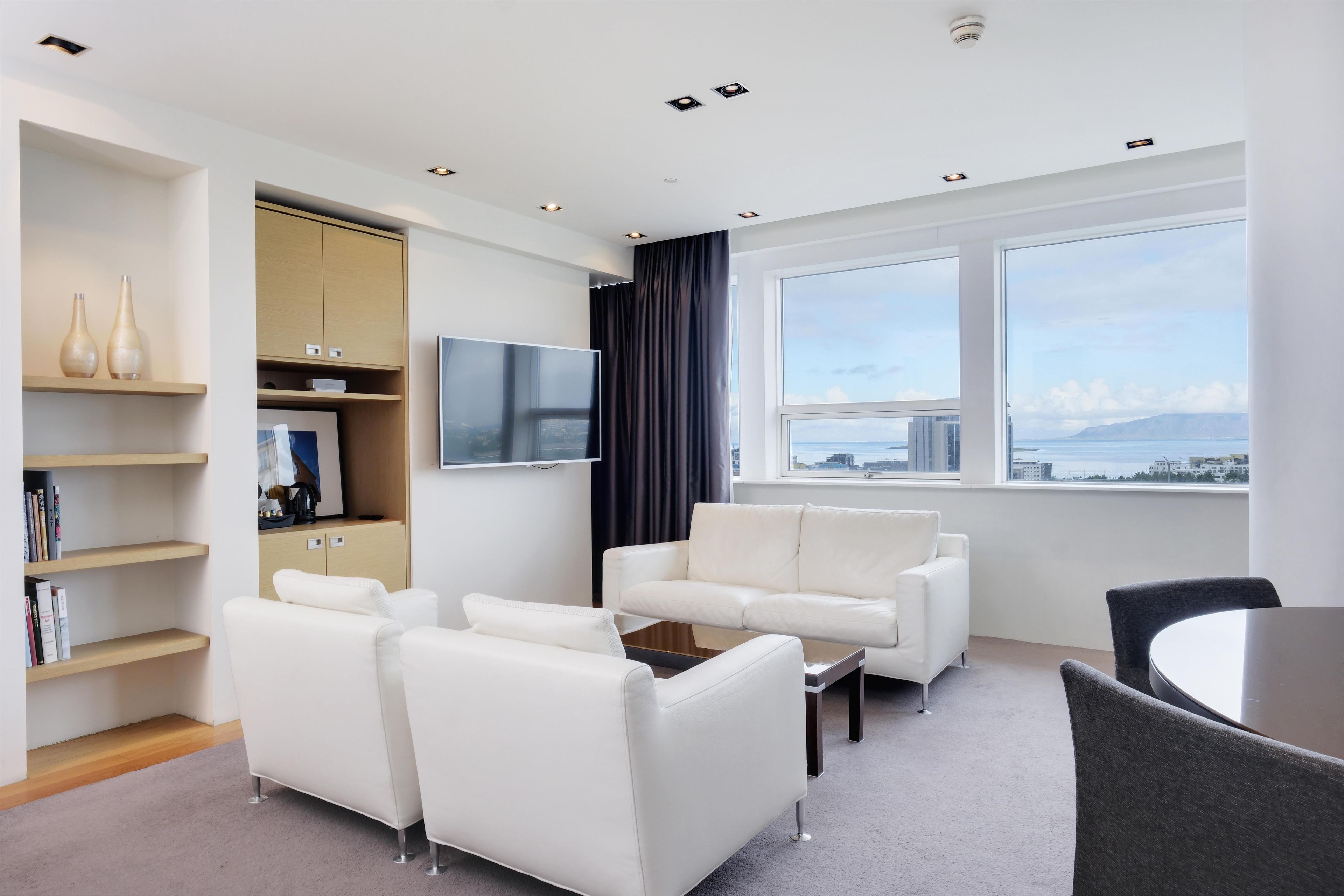 King Suite | Living area