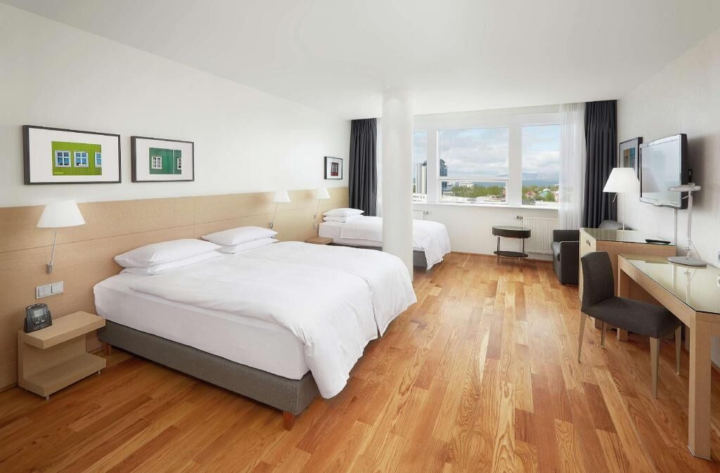 Hypo-allergenic bedding, down comforters, in-room safe, desk