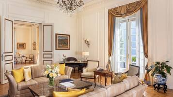 1 bedroom, Egyptian cotton sheets, premium bedding, minibar