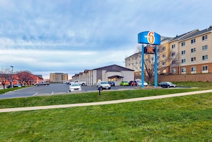 Front of property - Motel 6 Cedar Rapids, IA - Airport (Cedar Rapids)