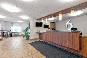 Reception - Motel 6 Cedar Rapids, IA - Airport (Cedar Rapids)