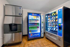 Vending machine - Motel 6 Cedar Rapids, IA - Airport (Cedar Rapids)
