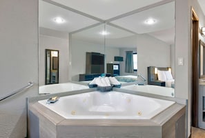 Jetted bathtub