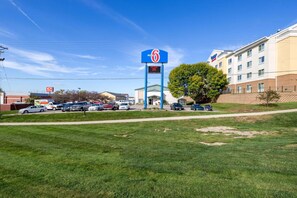 Exterior - Motel 6 Cedar Rapids, IA - Airport (Cedar Rapids)