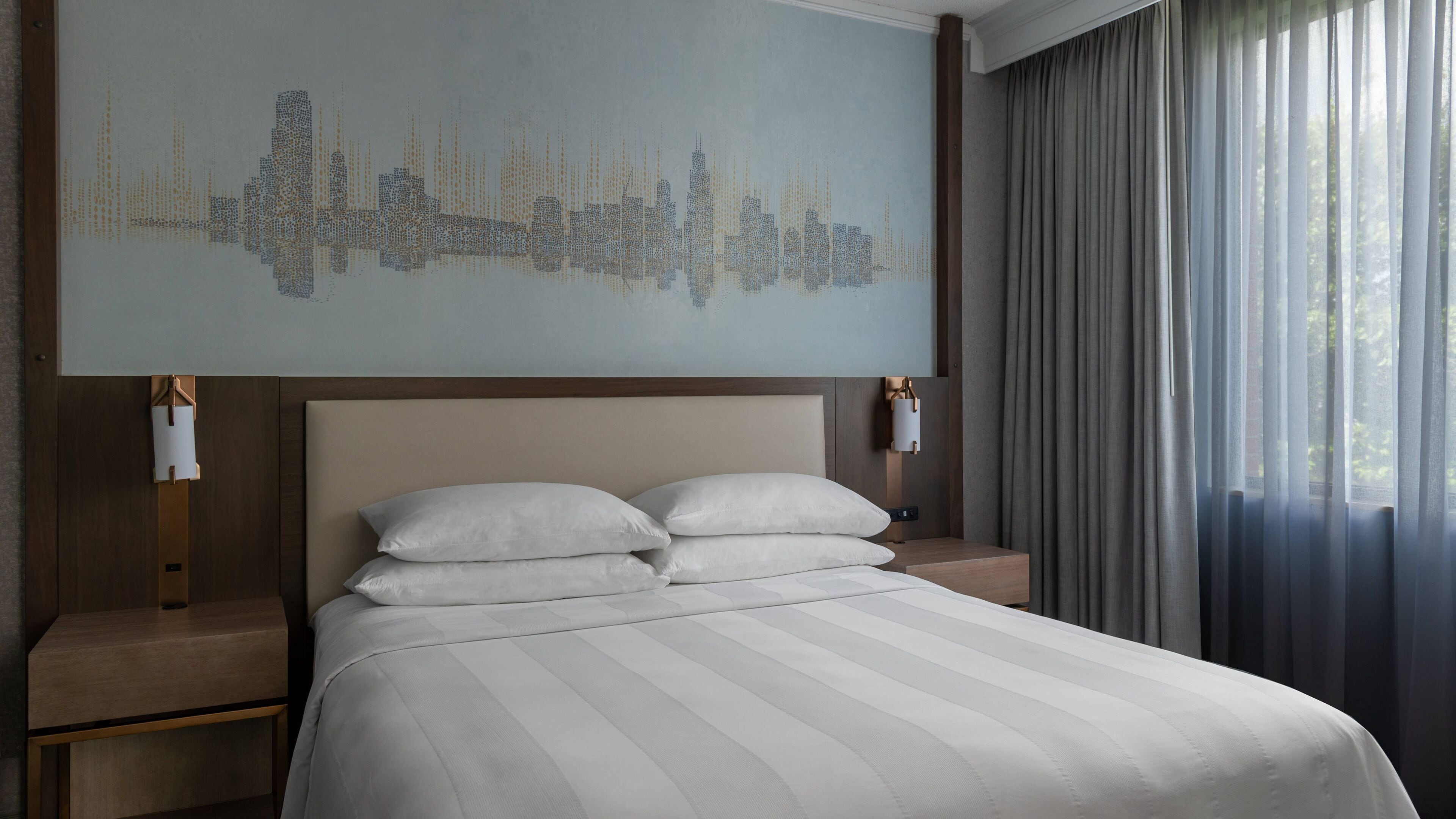 studio, 1 king bed | egyptian cotton sheets, premium bedding, pillow-top beds, in-room safe