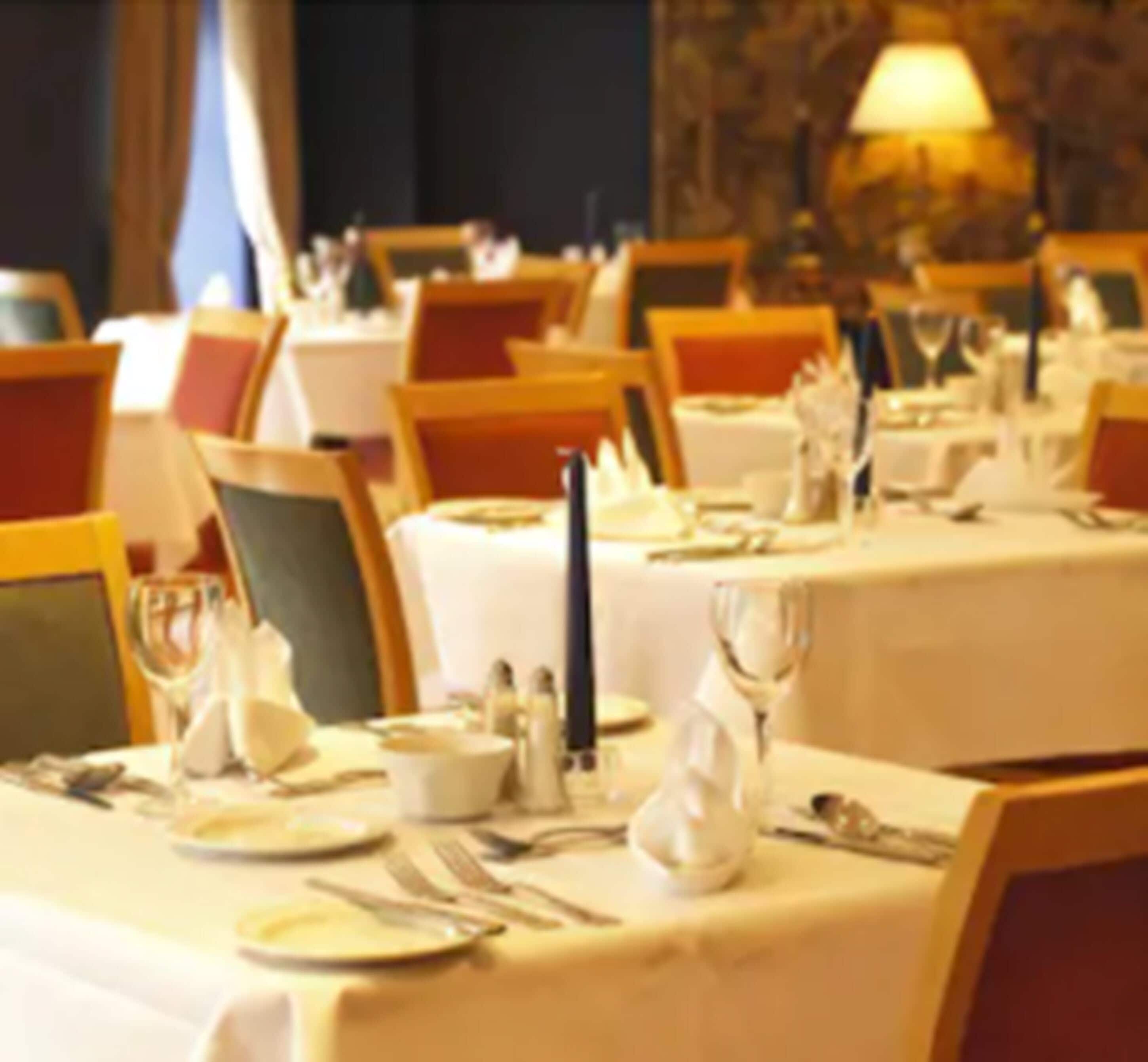 Breakfast, lunch and dinner served