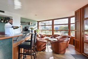 2 Restaurants, Frühstück, Mittagessen, Abendessen, internationale Küche