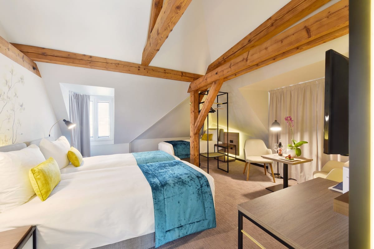 Premium bedding, minibar, in-room safe, desk