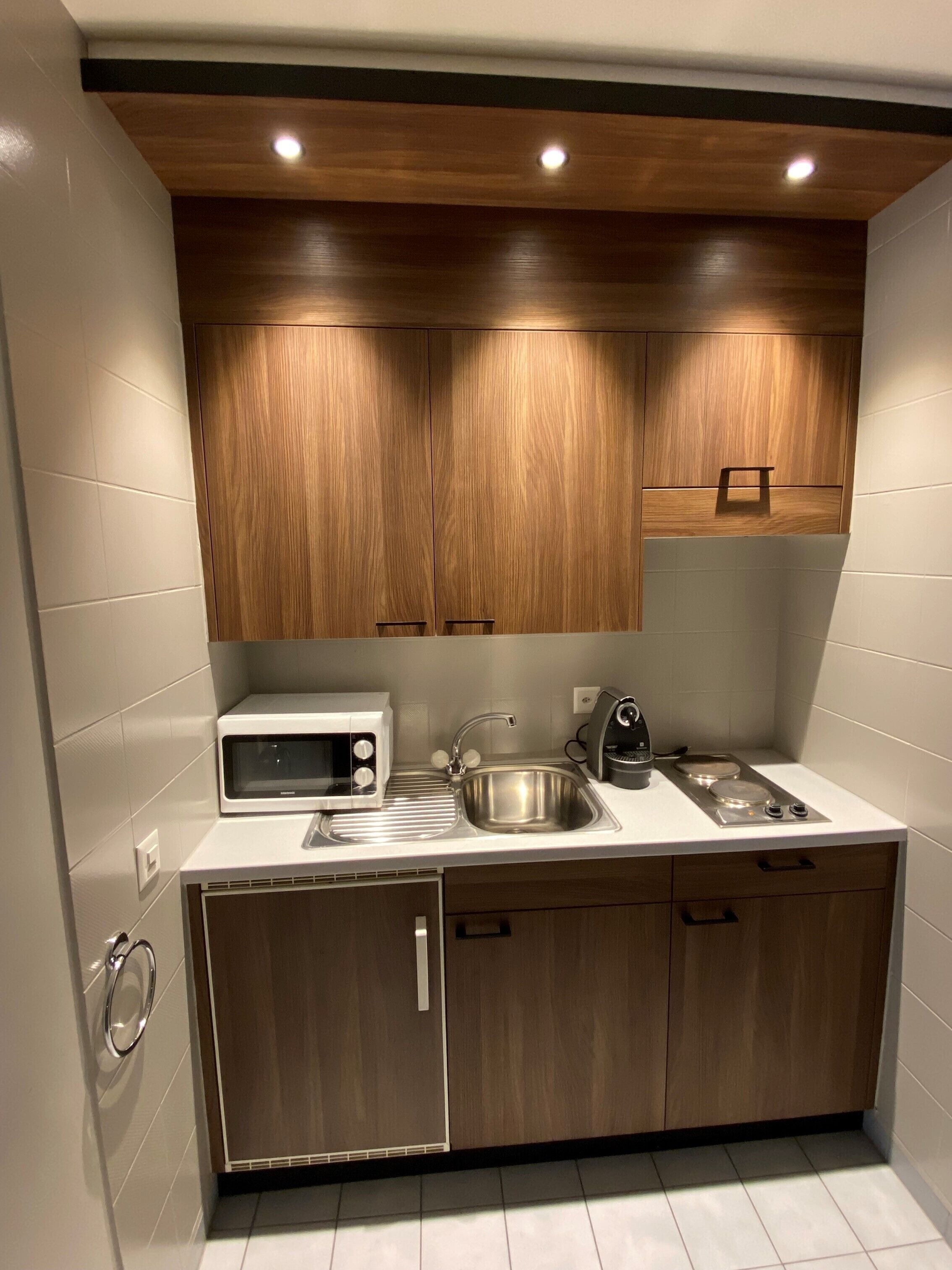 studio large double room with kitchen | private kitchenette