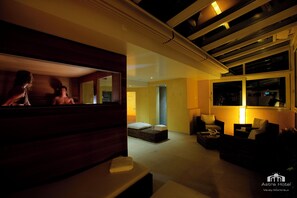 Sauna, steam room