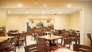 Tägliches inbegriffenes Frühstücksbuffet