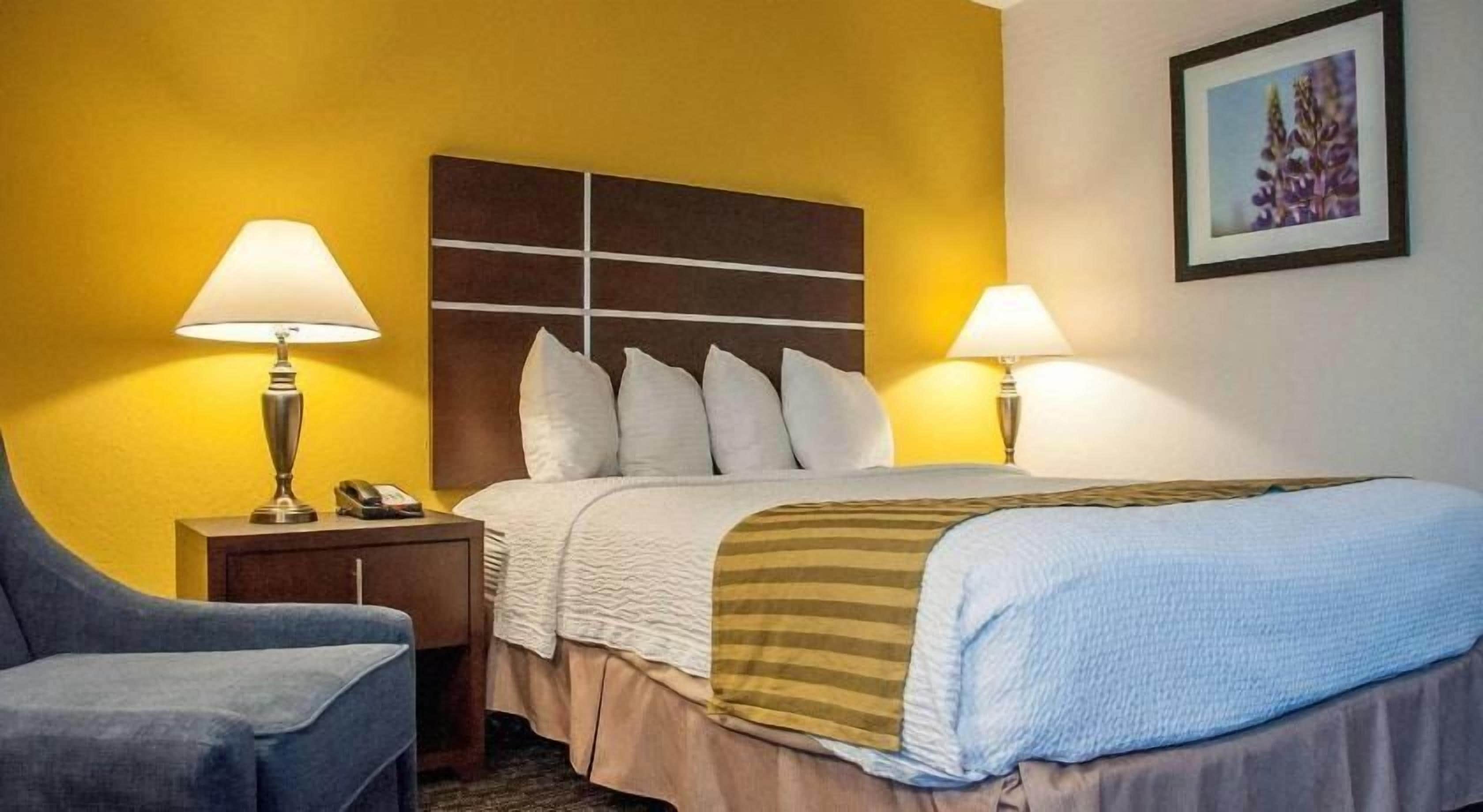 In-room safe, iron/ironing board, free WiFi, bed sheets