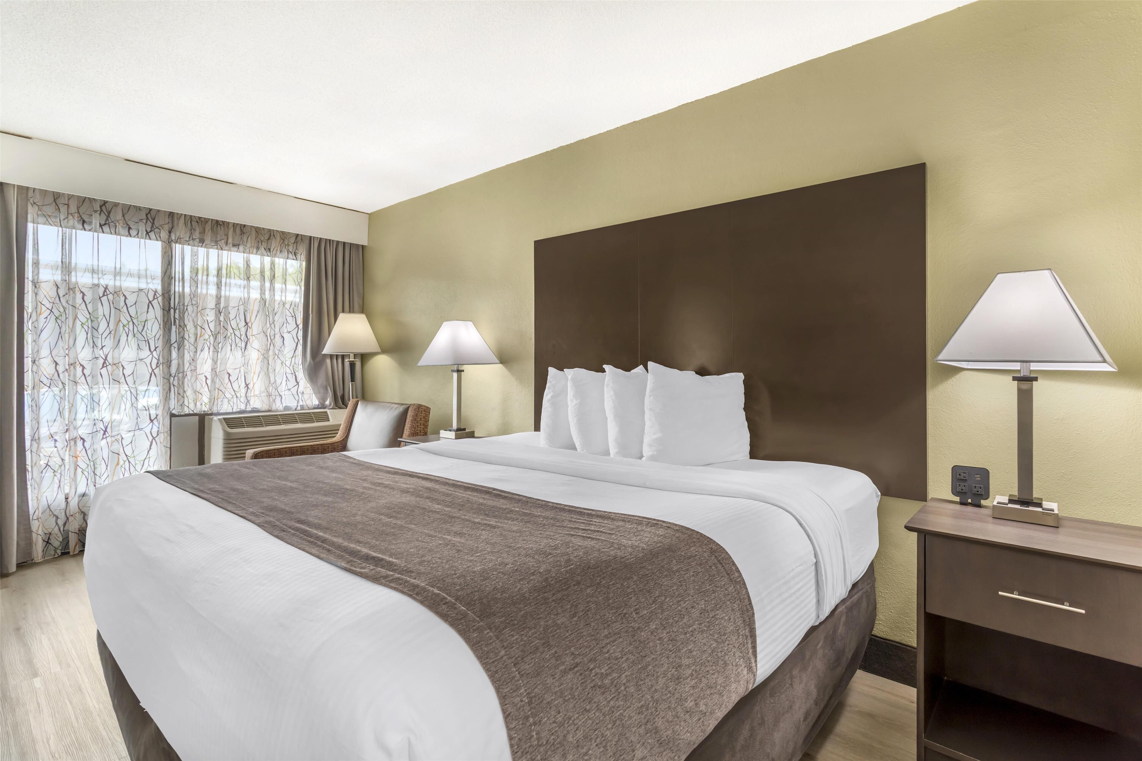 in-room safe, desk, laptop workspace, soundproofing