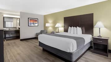 Standard Room, 1 King Bed, Non Smoking, Refrigerator & Microwave | In-room safe, desk, laptop workspace, soundproofing