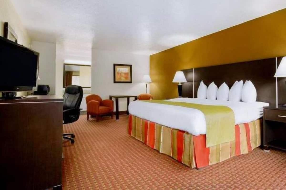 Zimmersafe, Schreibtisch, laptopgeeigneter Arbeitsplatz