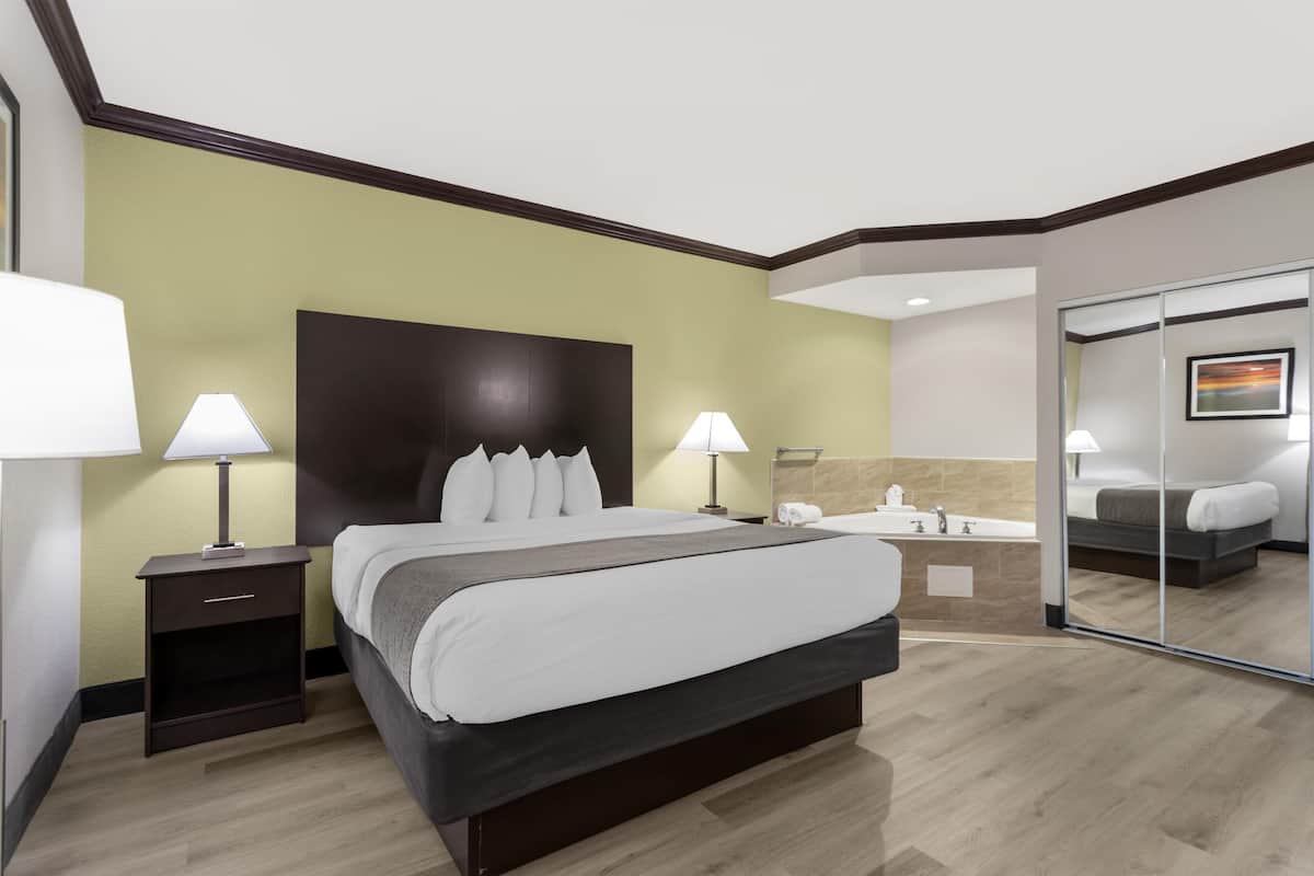 In-room safe, desk, laptop workspace, soundproofing