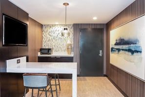 总统套房, 1 张特大床和 1 张沙发床 | 高档床上用品、客房内保险箱、办公桌、笔记本电脑工作区