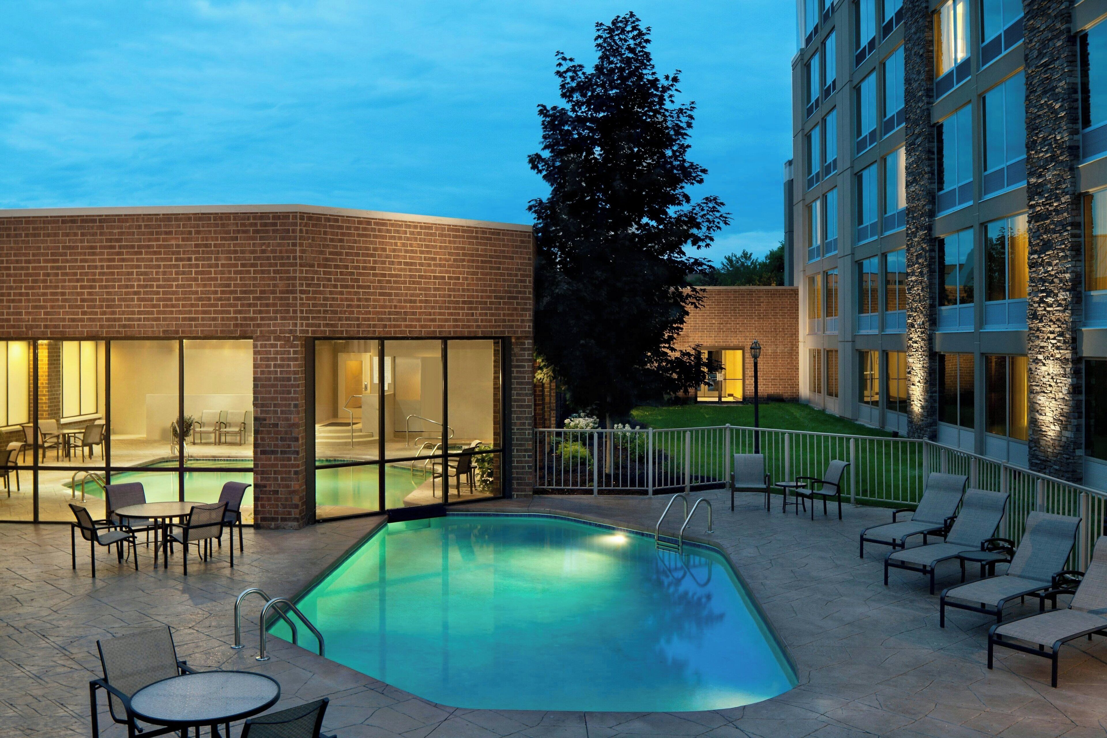 من حمّامات السباحة المغطاة، حمّام سباحة خارجي