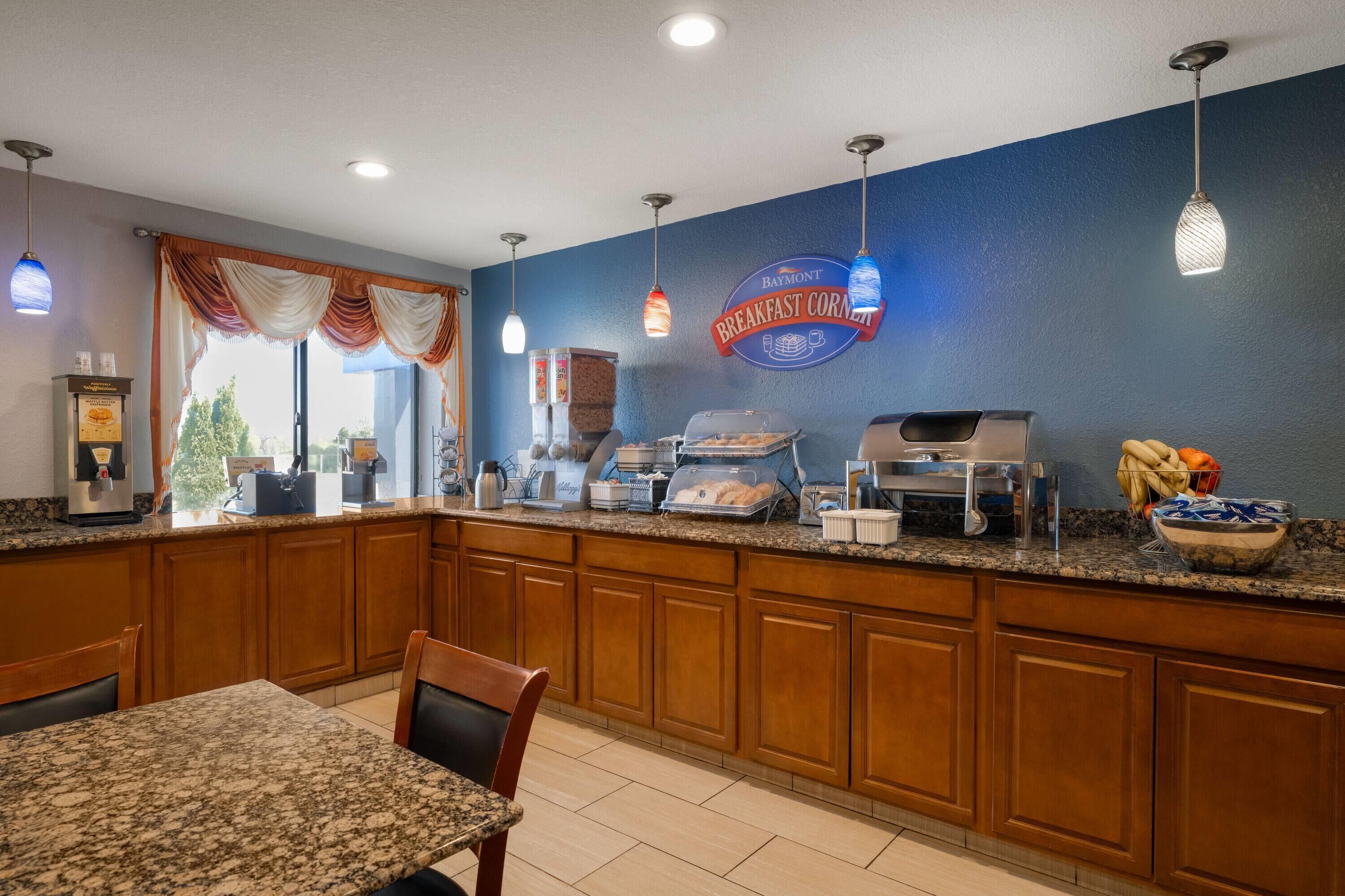 Free daily continental breakfast