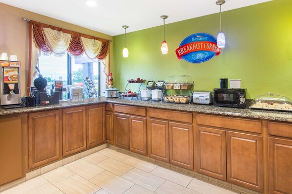 Free daily continental breakfast 