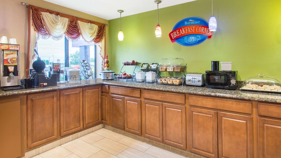 Baymont by Wyndham Waukesha