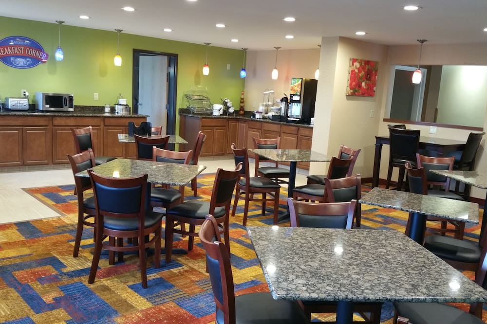 Baymont by Wyndham Waukesha