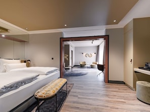 Executive Suite, 1 King Bed | Hypo-allergenic bedding, in-room safe, desk, blackout drapes