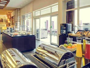 Der serveres morgenmad, frokost og aftensmad