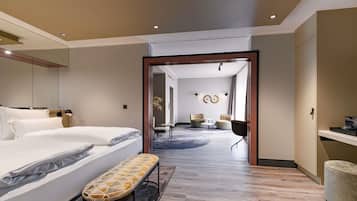 Executive Suite, 1 King Bed | Hypo-allergenic bedding, in-room safe, desk, blackout drapes