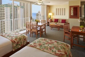 Caja de seguridad en la habitación y escritorio 