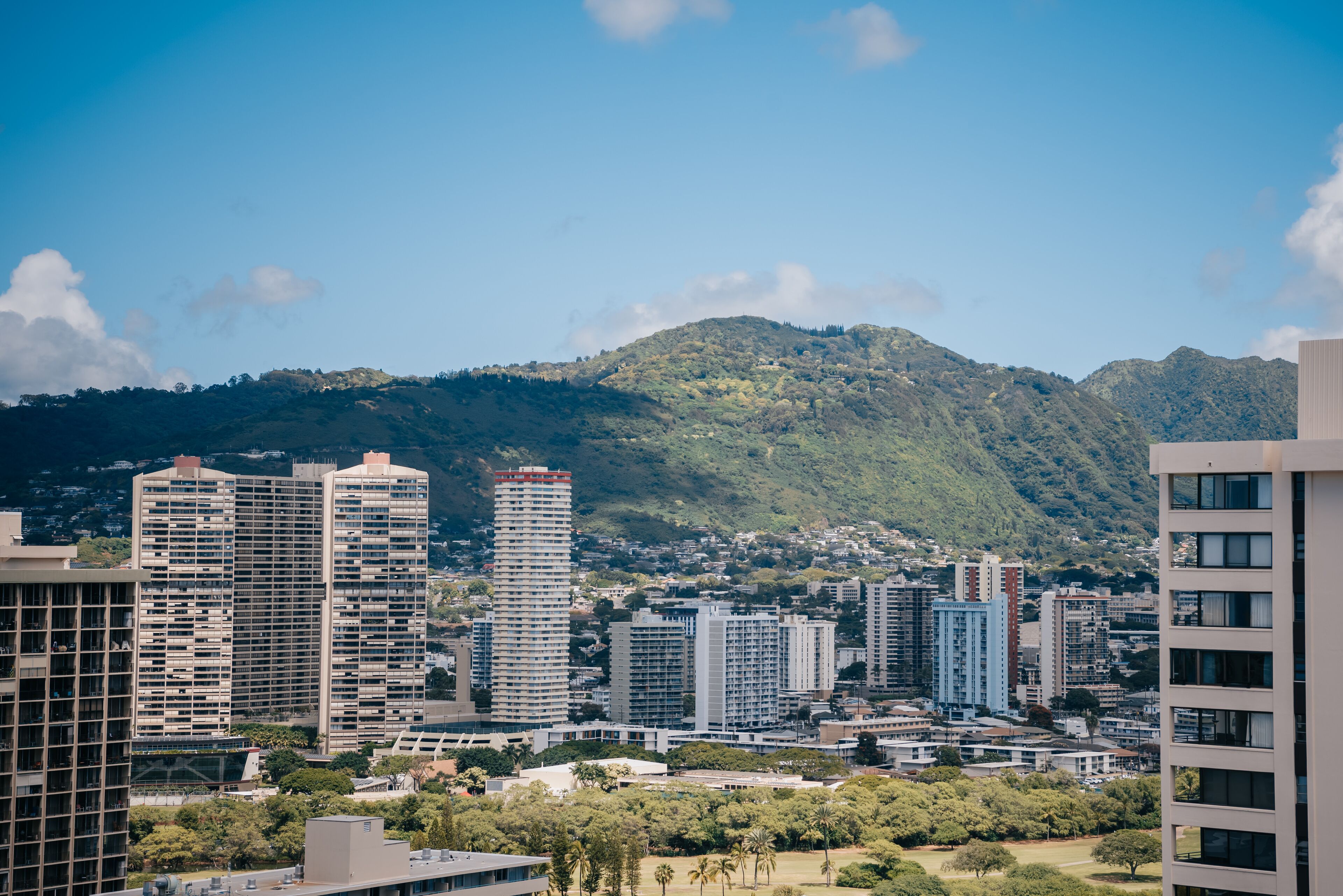 Photo - Pacific Monarch Hotel