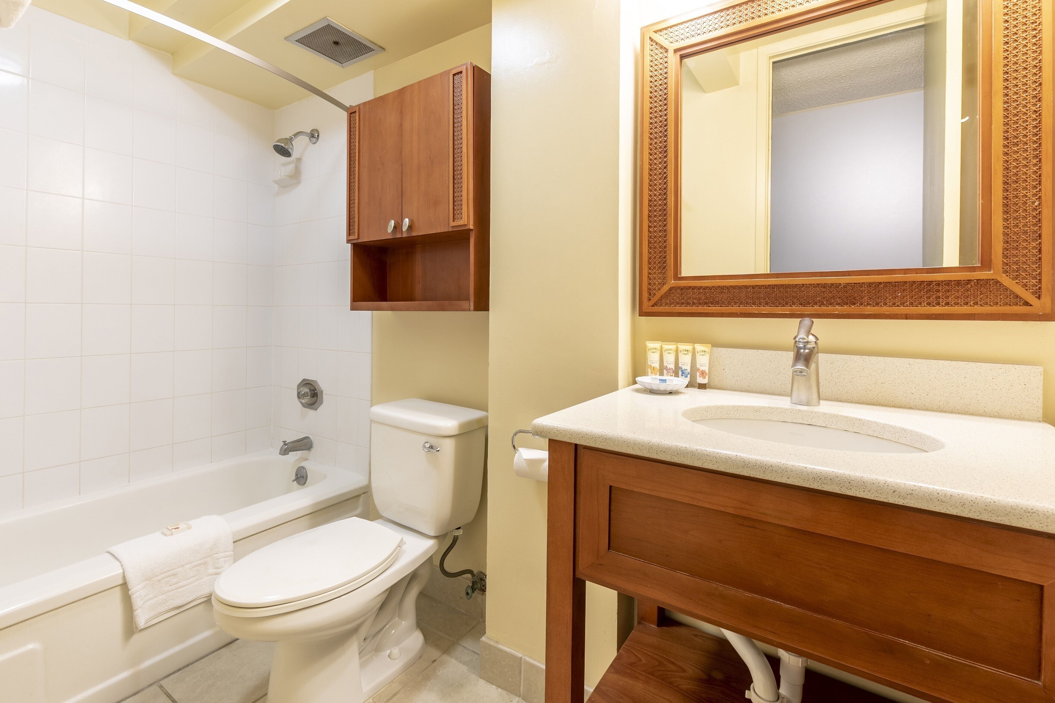 Photo - Pacific Monarch Hotel