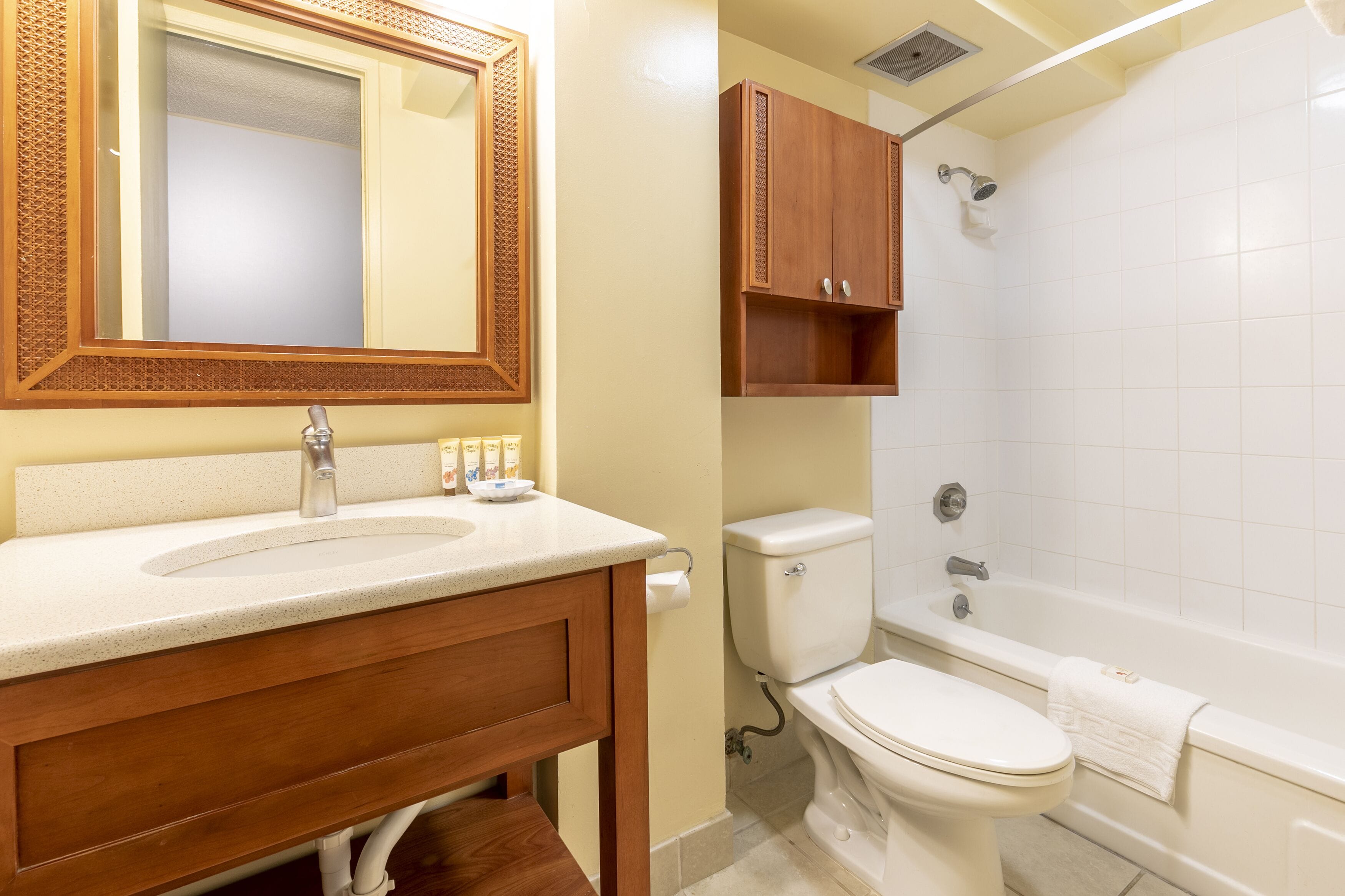 Photo - Pacific Monarch Hotel